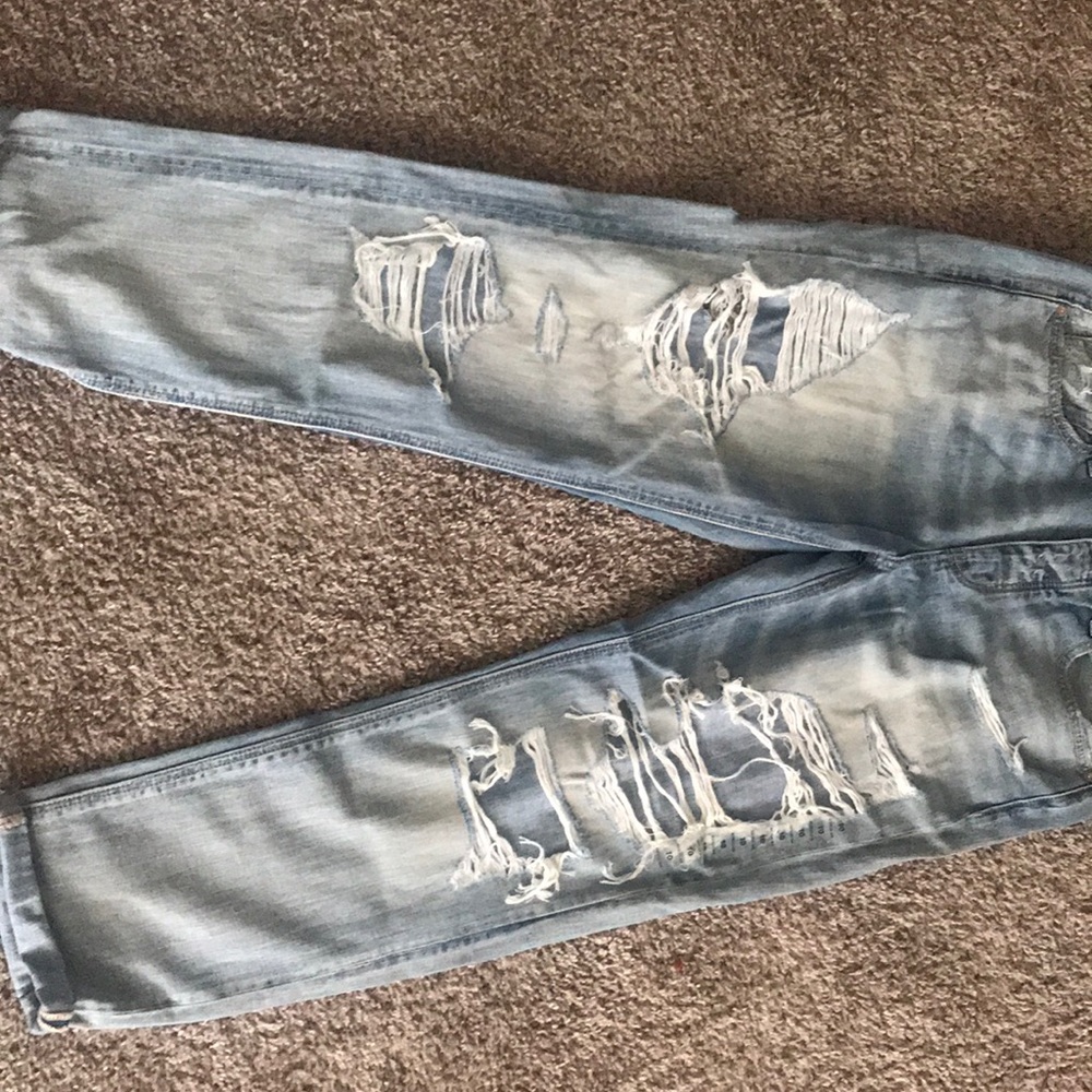 American Eagle Light Colored Boyfriend Jeans 😍